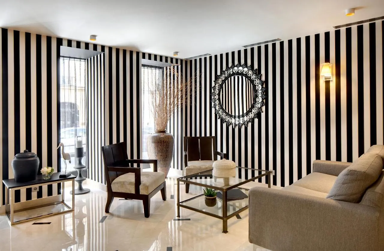 Le Senat Hotel