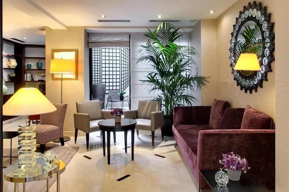Le Senat Hotel