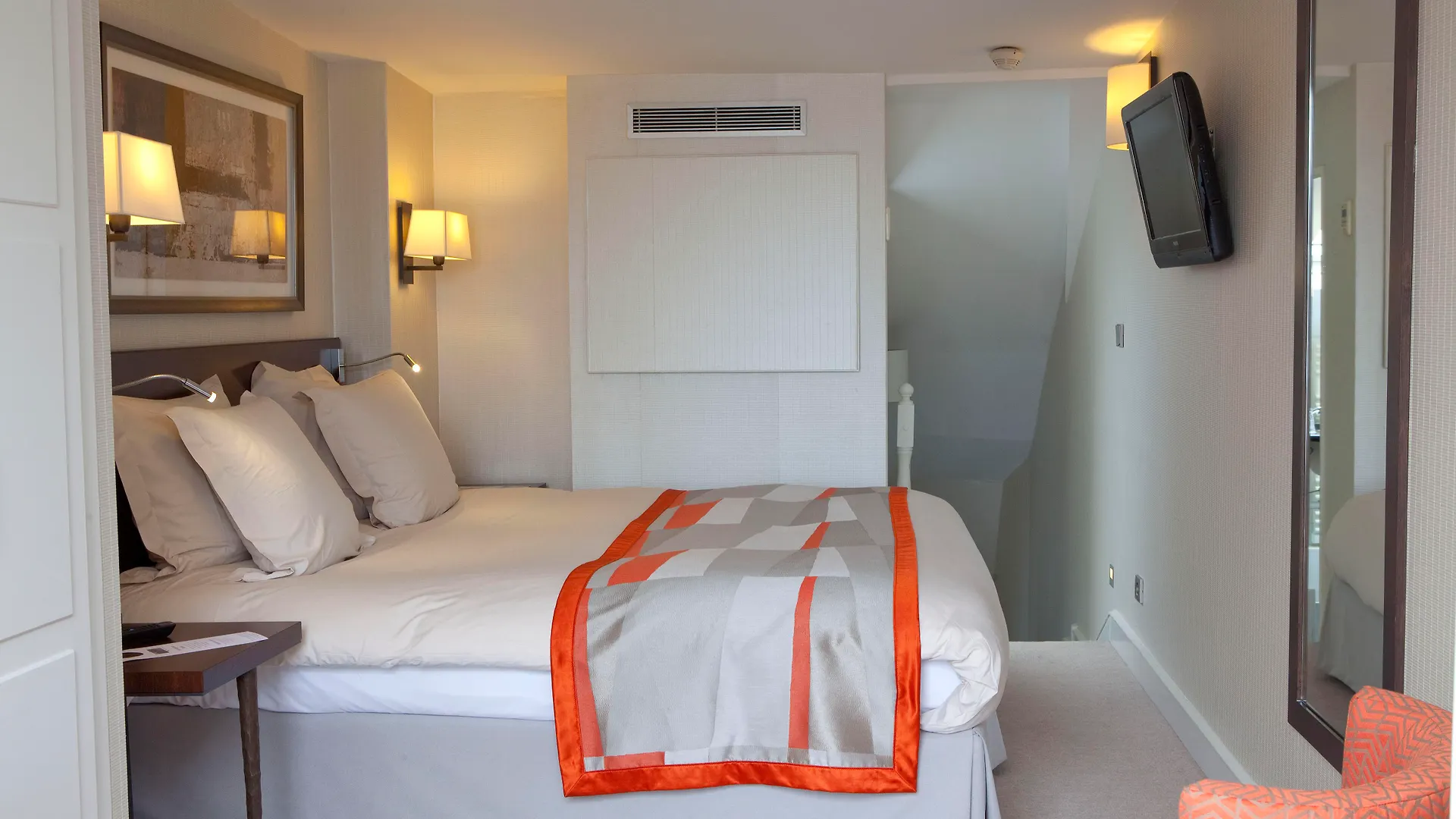 Le Senat Hotel 4*
