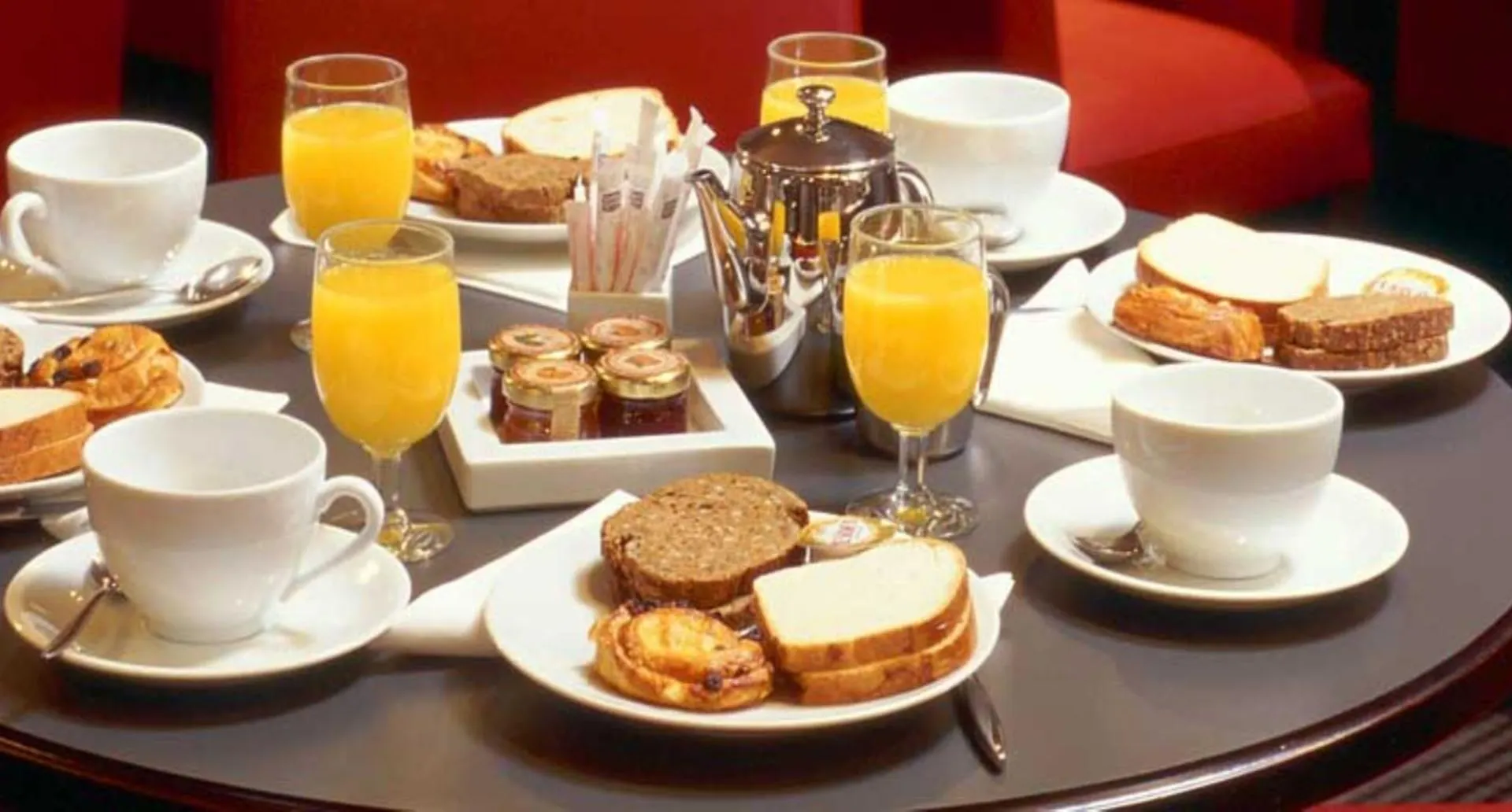 Hotel Le Senat 4*